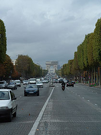 Blick in Richtung Arc de Triomphe