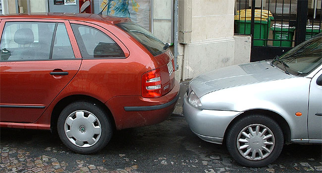 Noch enger parken kann man wohl nicht mehr, oder ?