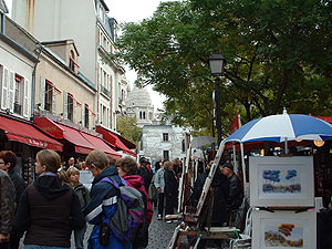 Das geschäftige Treiben auf dem Place du Tertre