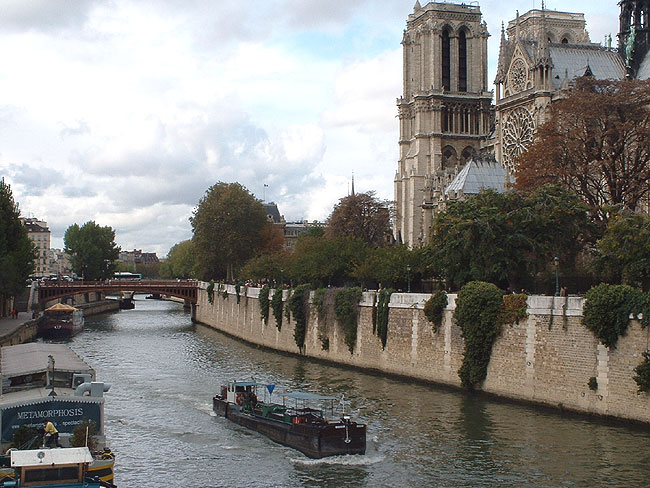 Rechts die Ile de la Cite mit Notre Dame