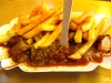 Typisch Berlin: Currywurst mit Pommes ! +++ Типично для Берлина: колбаска-карри с картошкой фри!