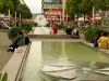 Pusteblumen & Drewag-Brunnen auf der Prager Straße (Seevorstadt)