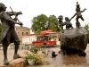 Eine andere Perspektive vom Rotkopf-Görg-Brunnen am Bahnhofsplatz Potschappel (Freital)