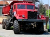 Ein roter Gruß vom Großen Bruder - es ist ein LKW der Krementschuker Autowerke, genannt KrAZ.
