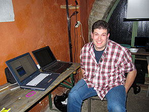 Der DJ des Abends und seine Technik